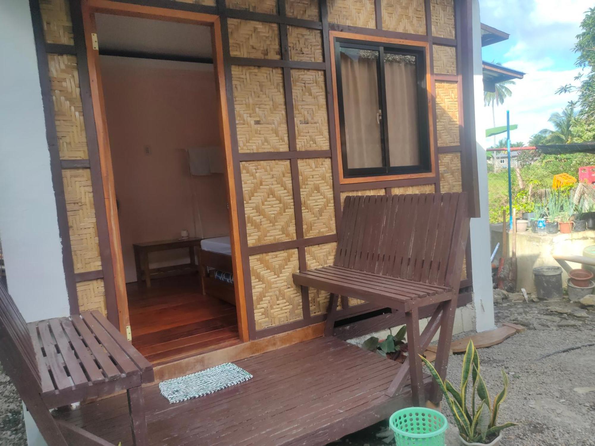 Fely'S Homestay Batuan エクステリア 写真