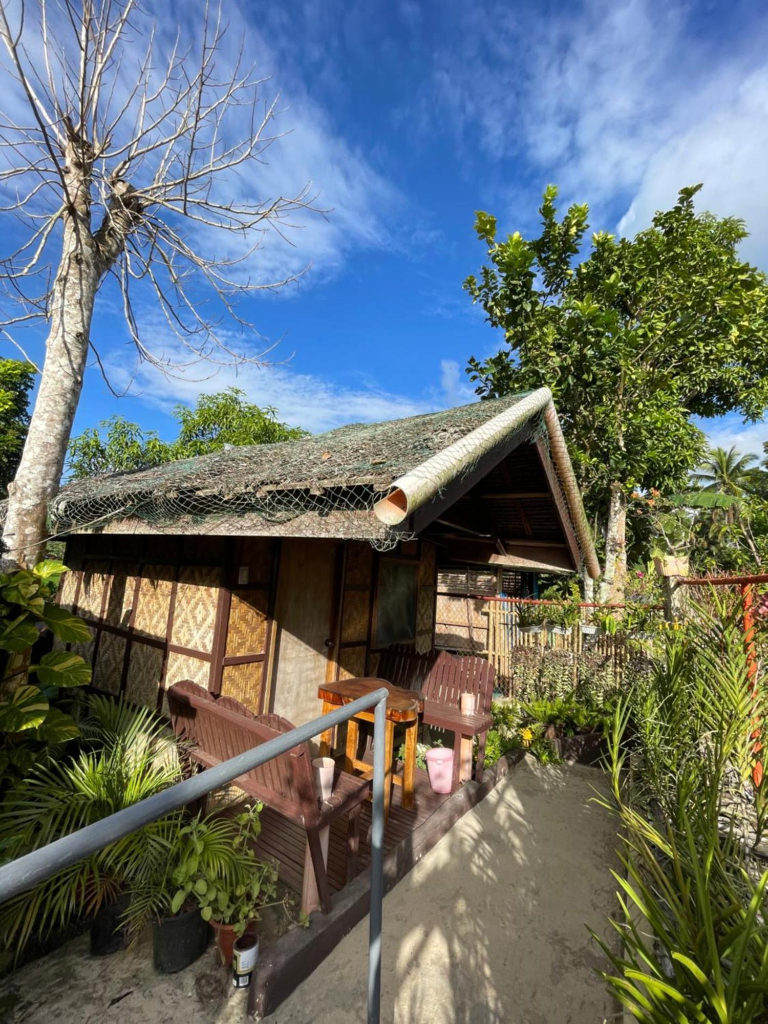 Fely'S Homestay Batuan エクステリア 写真