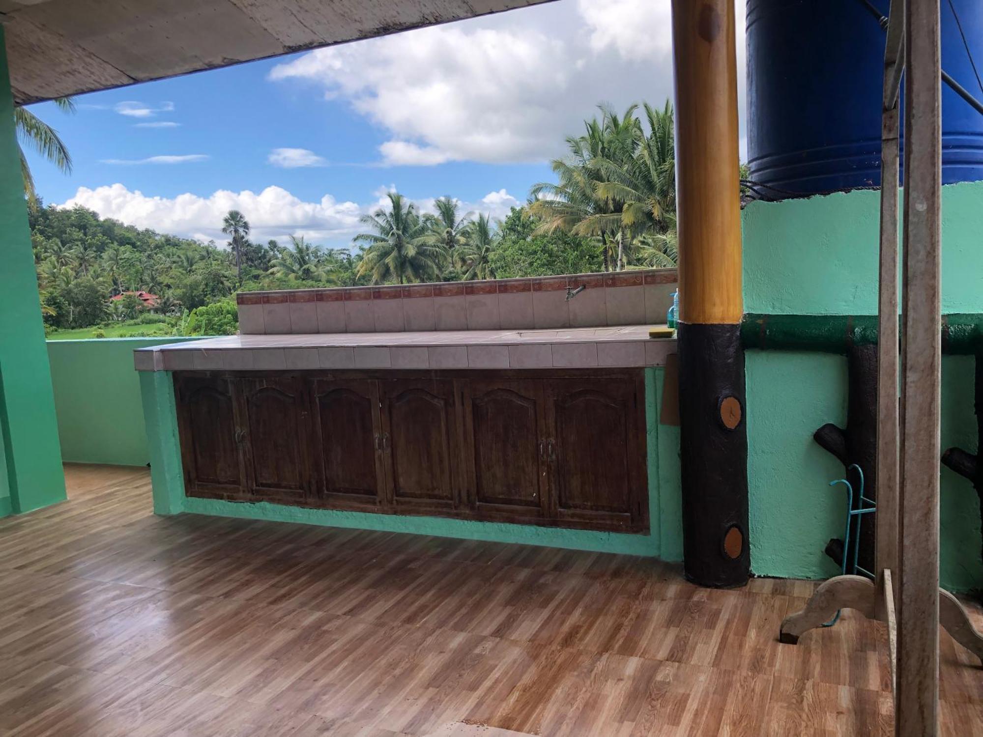 Fely'S Homestay Batuan エクステリア 写真